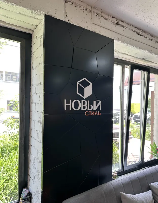 Панель с логотипом «Новый стиль»